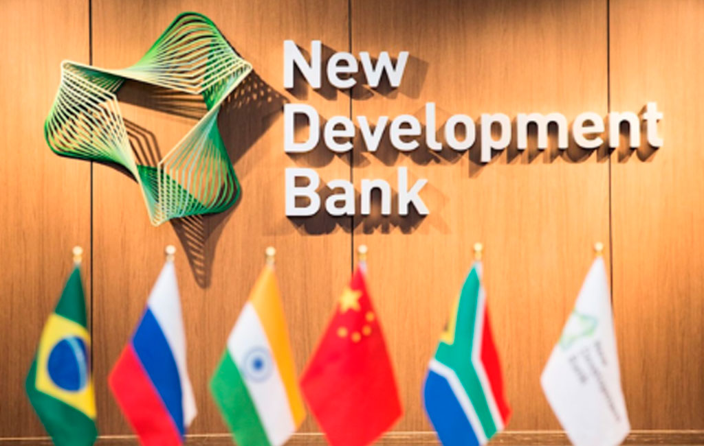 Meta: 30% da carteira em moedas locais até 2026